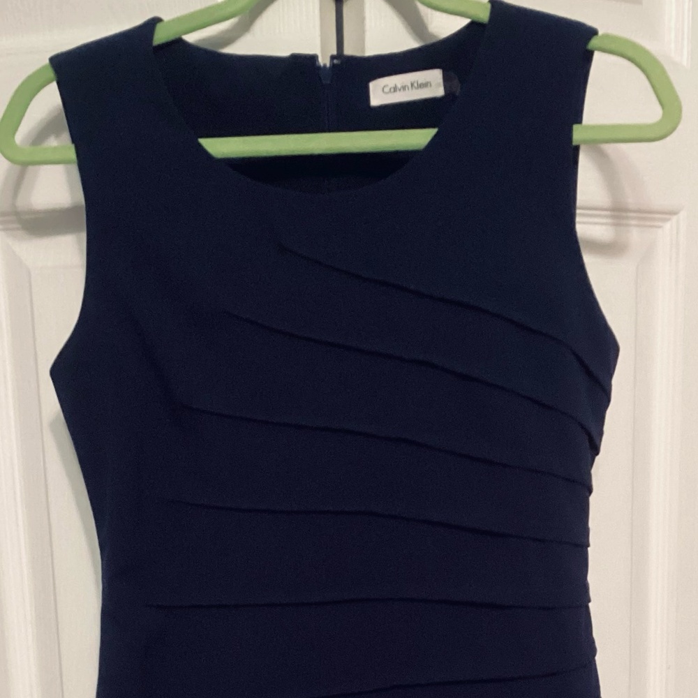 Calvin Klein Classic - Sleeveless Sheath Dress